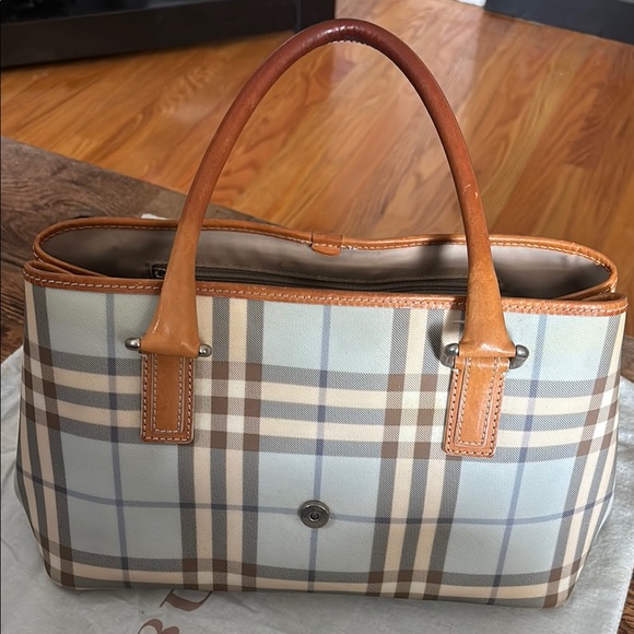 Burberry Tan and Cream Satchel with Iconic Check Pattern - Picture 8 of 11